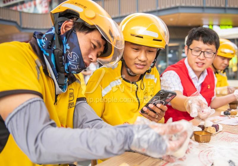 小哥了解服务器承载量的影响因素与评估方法