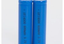 电池更换的费用受服务器型号、电池容量和品质影响。-优乐评测网