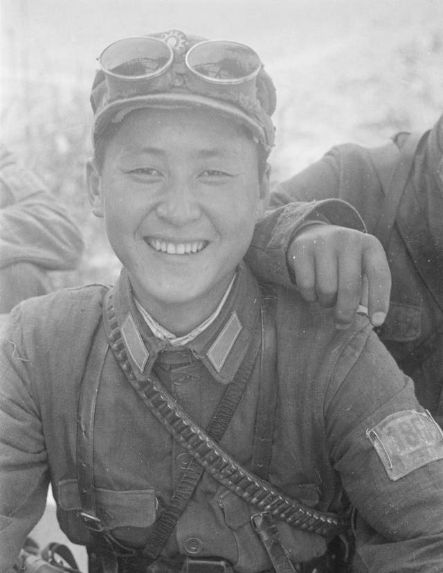 八路服务器内存需求分析及推荐配置