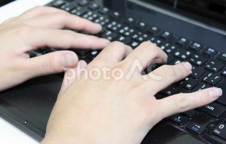 操作系统和软件的优化程度也决定承载能力