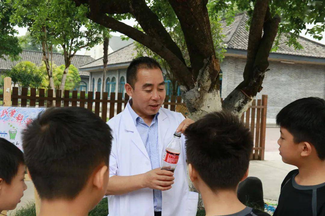 小哥探究临平区分局机房的设备配置与安全管理