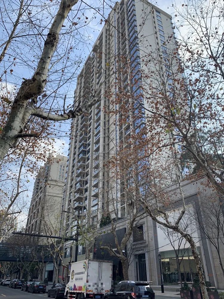 小哥了解租赁市场