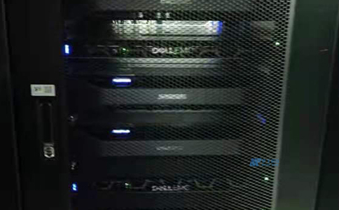 不同服务器型号和配置的价格差异