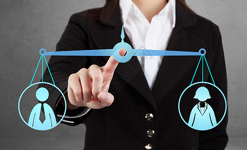 评估服务器数量对微软架构性能的影响