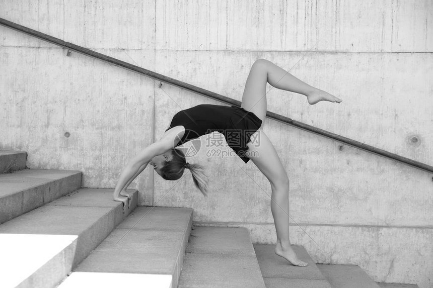 灵活扩展与按需配置管理