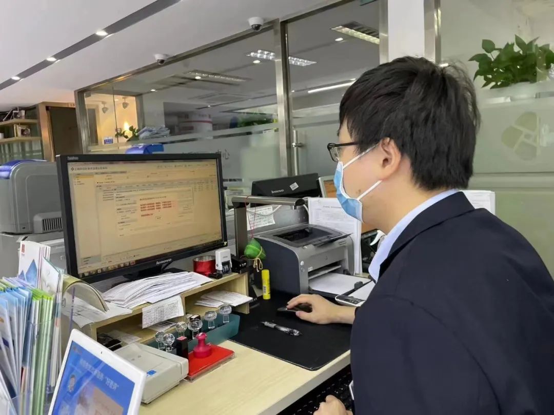 小哥了解服务器成本构成及其在企业总支出中的比重