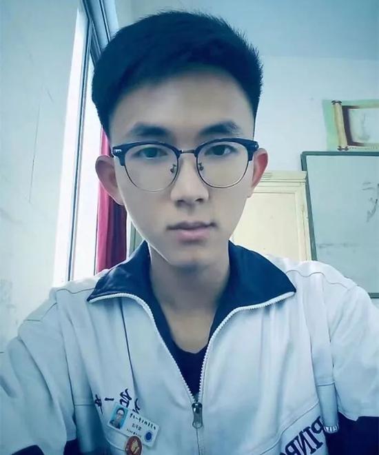 小哥理解现代服务器硬盘配置