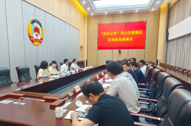 小哥探讨服务器容量限制与影响因素