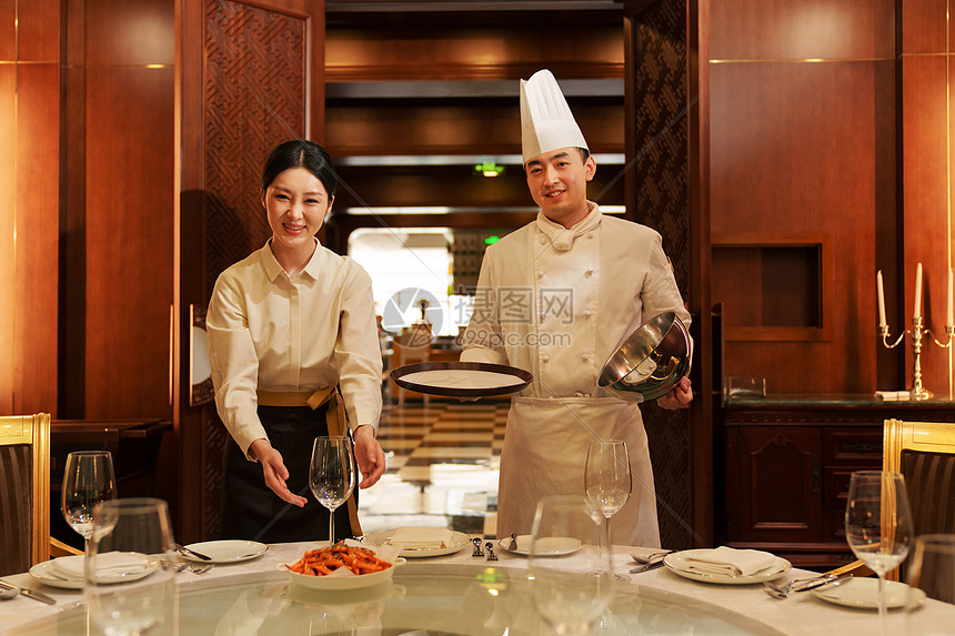 服务器规模与价格之间的关联