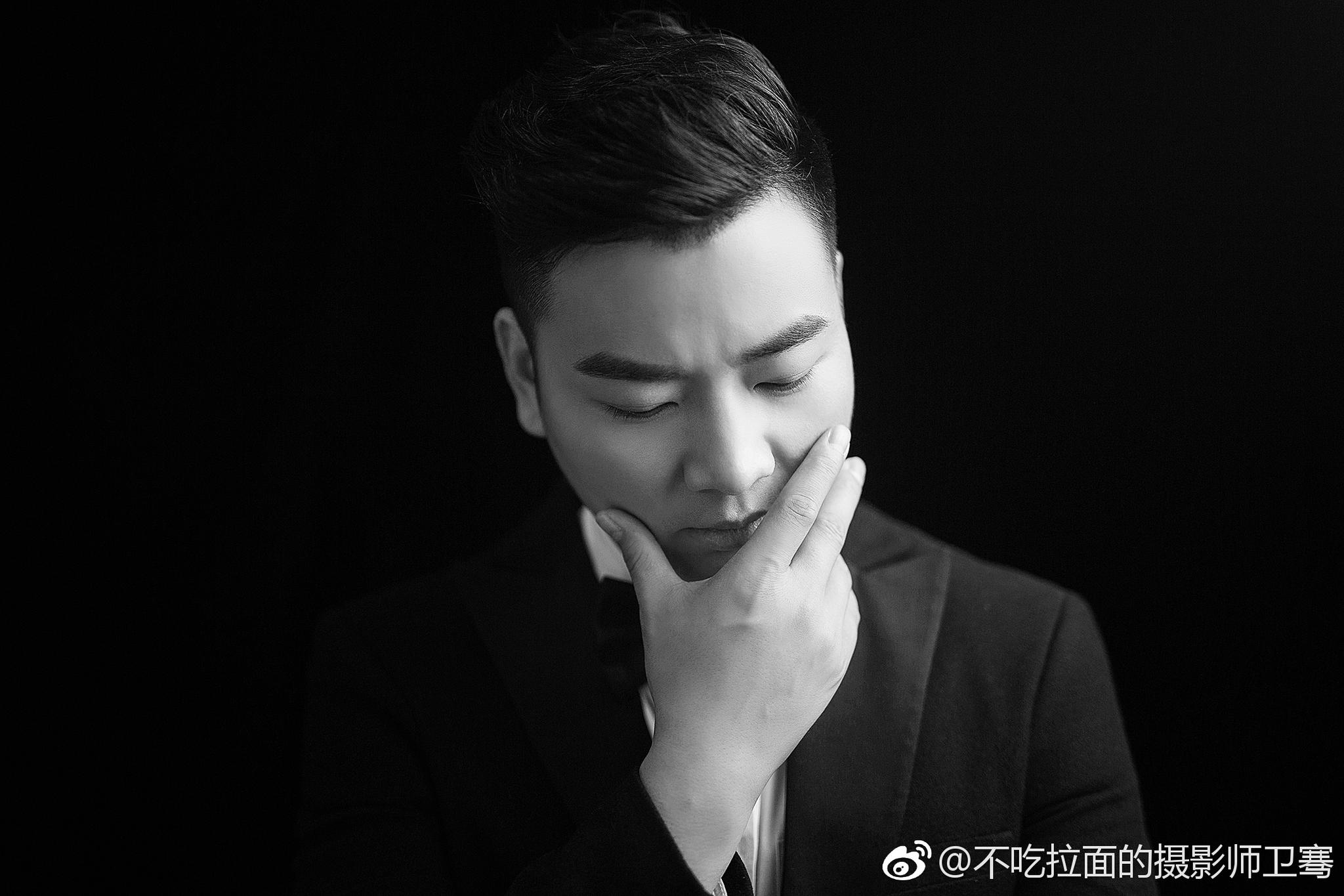 无法简单地给出一个准确的答案关于购买网页服务器多少钱一个