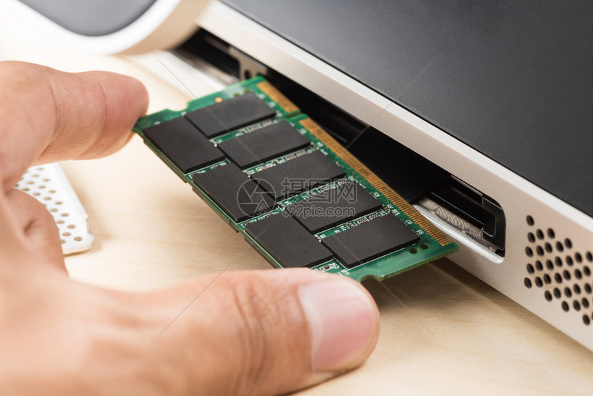 内存条的扩展性与服务器性能提升