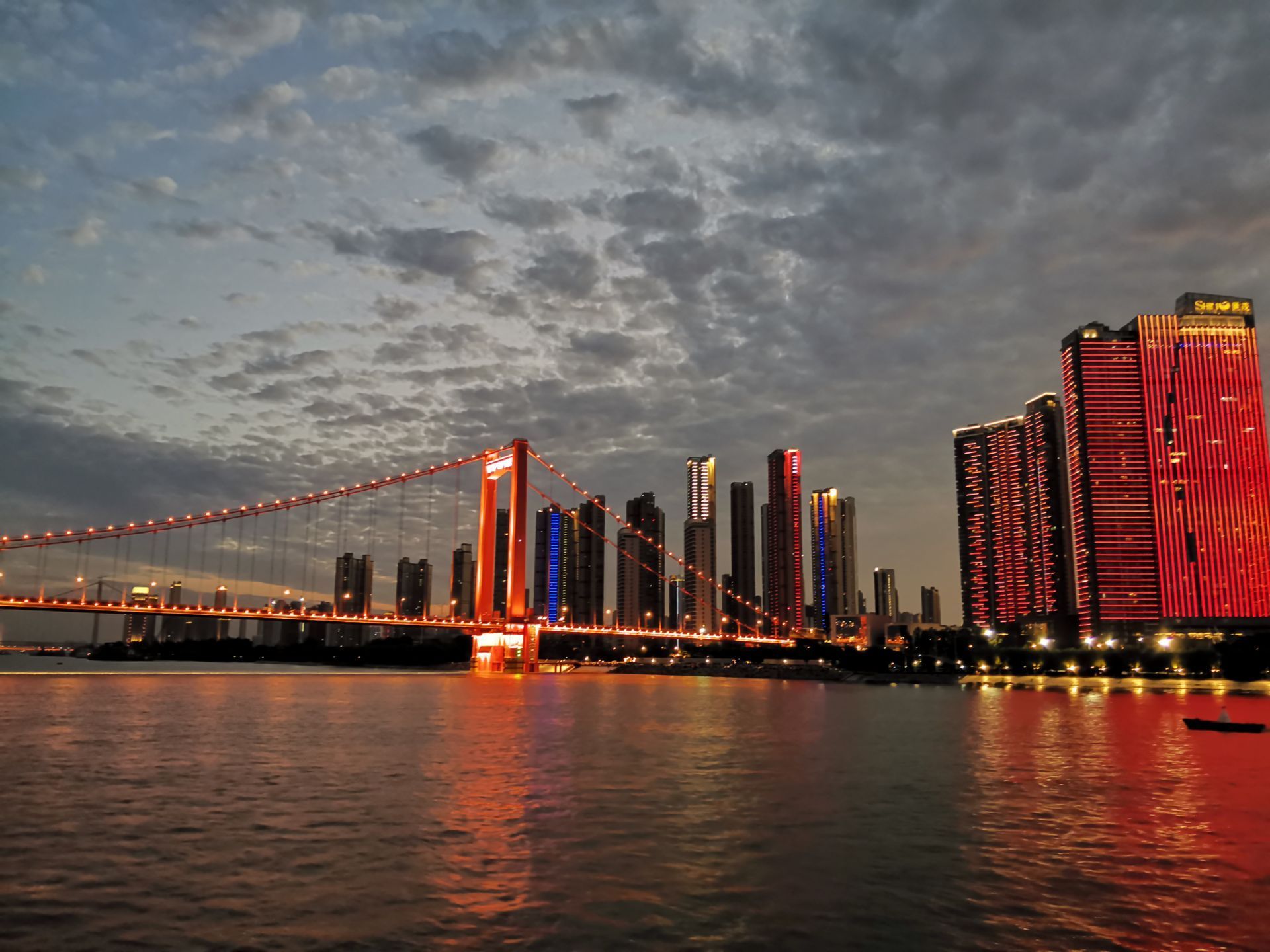 武汉云计算中心成为金融科技新引擎