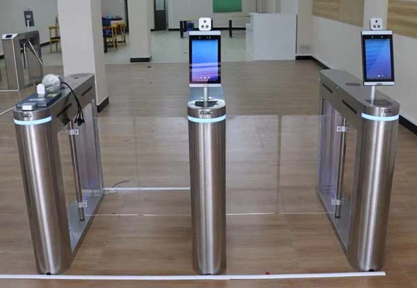 一台门禁管理服务器的价格因素及市场行情分析