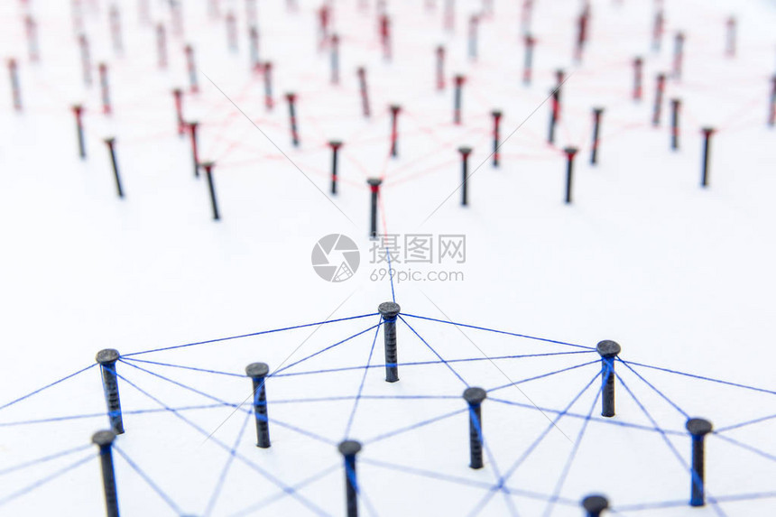 连接数量取决于设备性能与网络条件