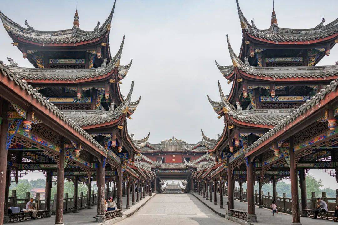 四川校园服务器的成本探讨