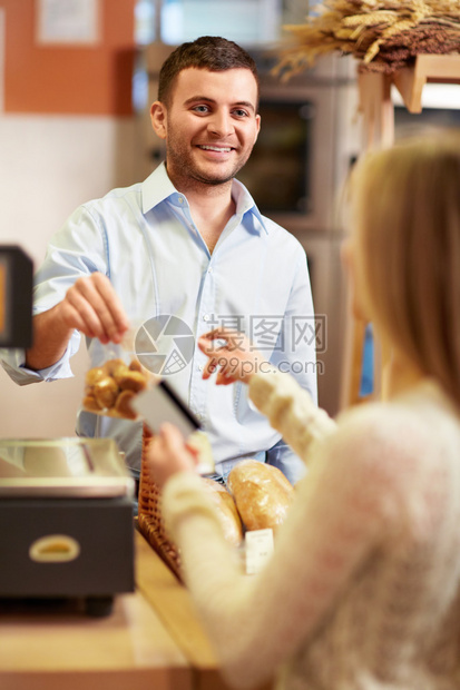 购买信创服务器需要考虑哪些因素