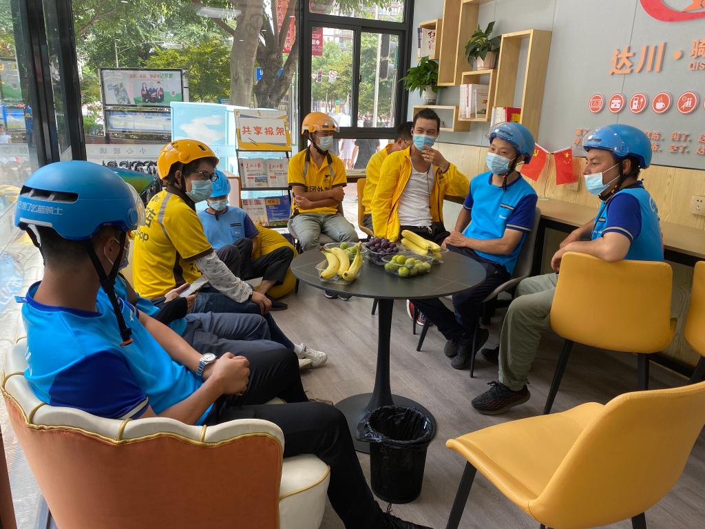 小哥了解嘉兴服务器托管行业