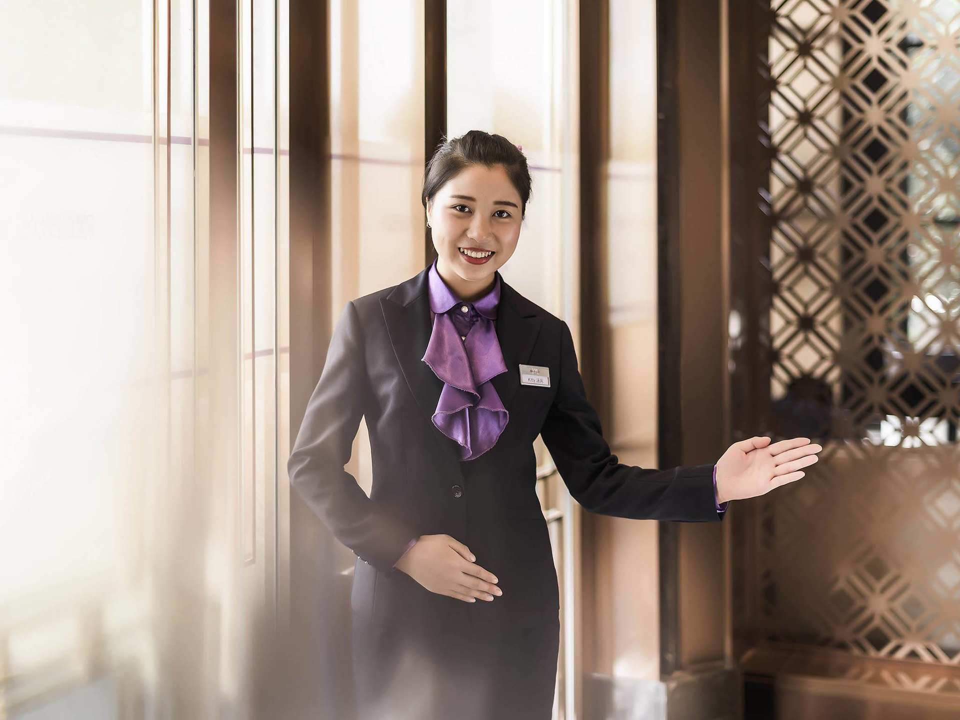 服务器硬盘槽位与配置分析