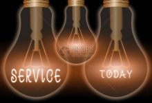 需要考虑服务器的硬件配置和带宽质量。-优乐评测网