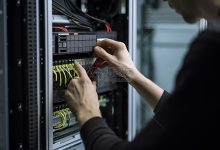 一台服务器拆机费用究竟几何？小哥剖析为您揭晓答案。-优乐评测网