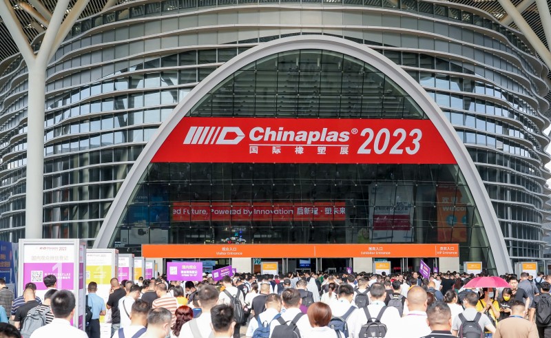 揭示实际市场上的不同因素对于云服务器价格的影响