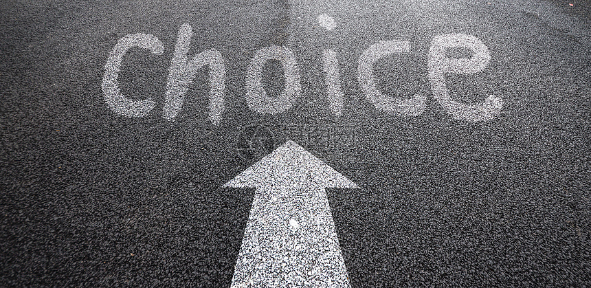 选择购买新服务器还是二手服务器也会对价格产生影响